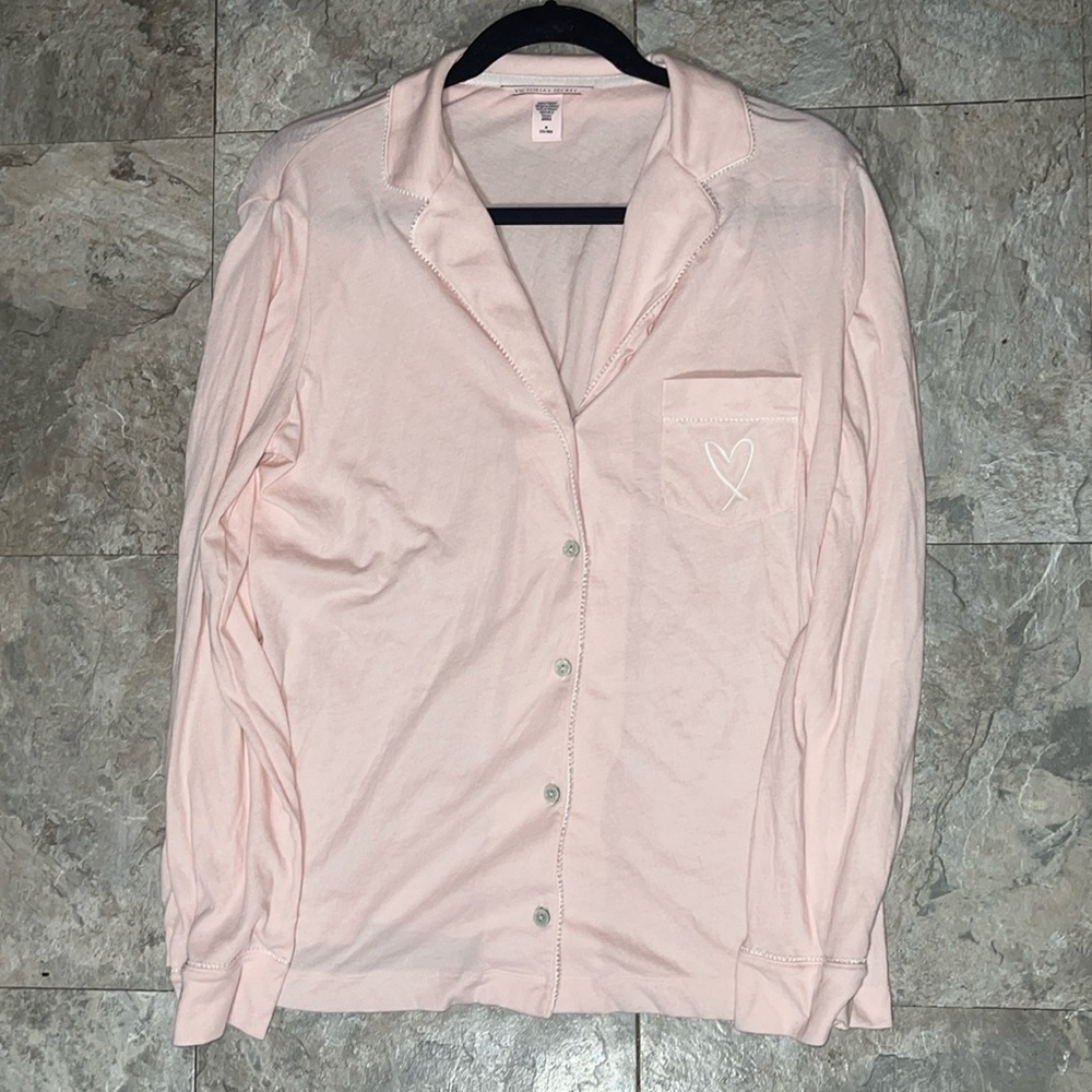 Victoria’s Secret long sleeve button up sleep shirt heart design size Medium
